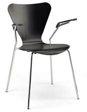 Arne Jacobsen Series 7 Armchair