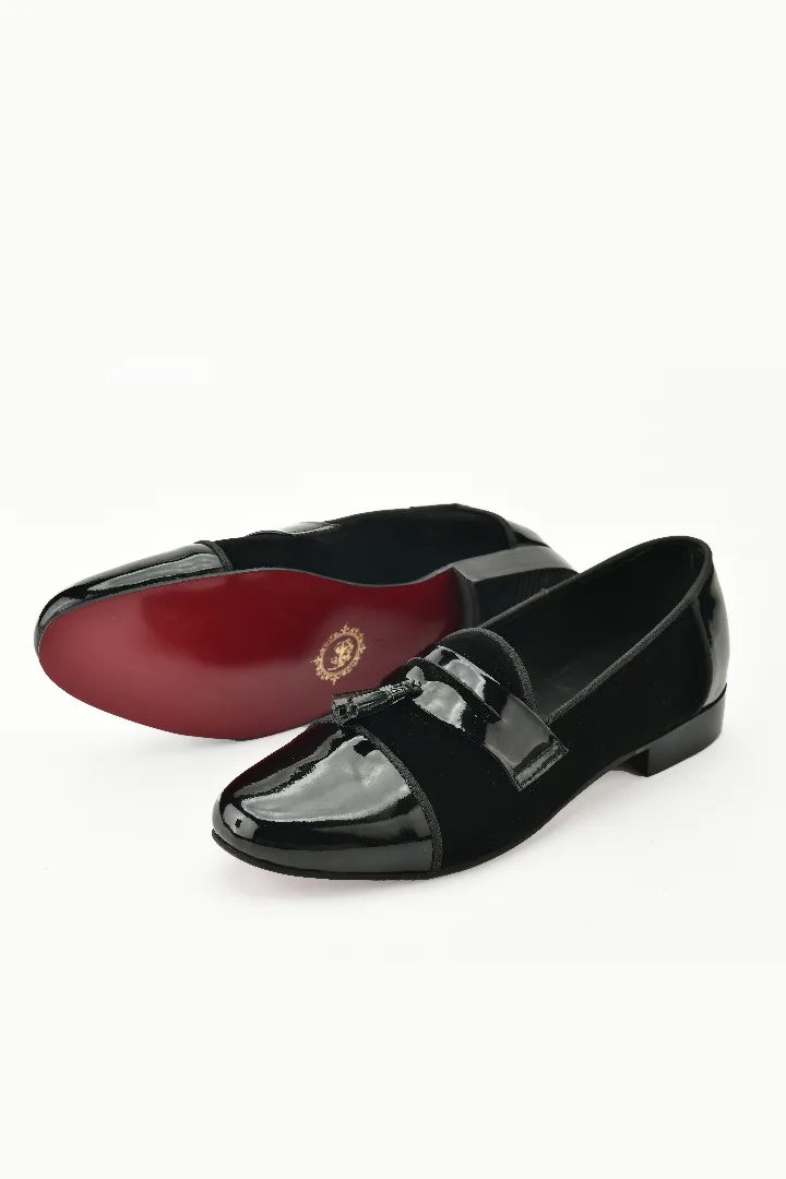 BLACK SHINNY TASSLE LOAFERS