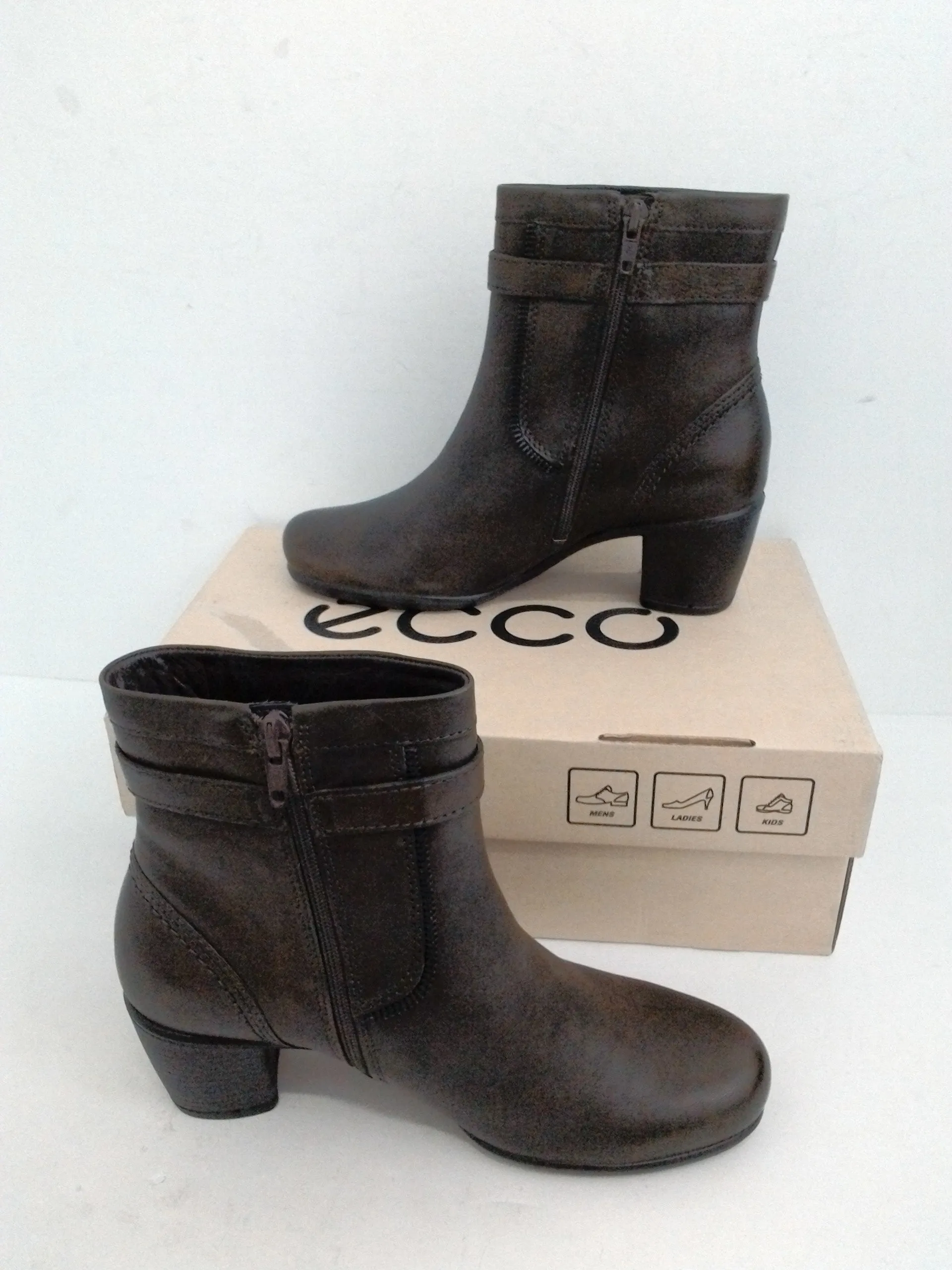 Ecco Women's Toch Mid Cup Zip Tarmac Size 36