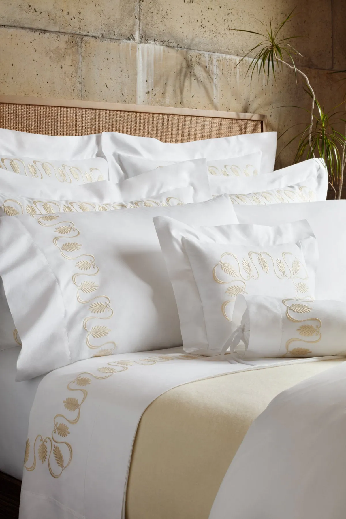 'Paolina' Bed Linen Collection by Pratesi